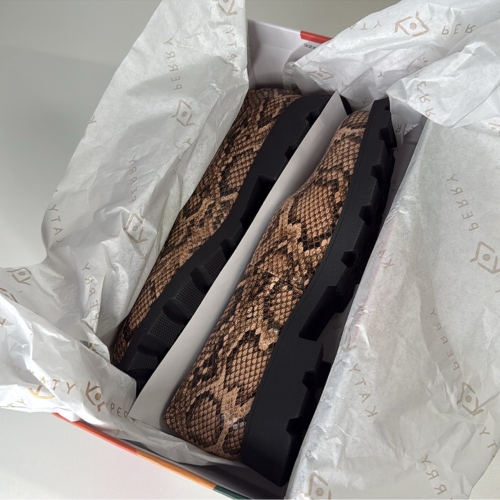 New In Box Katy Perry The Daarling Slip On Loafers Snakeskin Size 11 - Picture 4 of 6